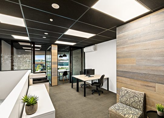 13_18-Corinthian_Blue-Hammer-HQ_web