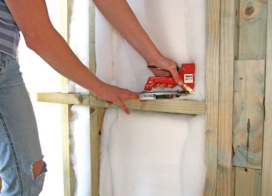 Wall-insulation-blanket-staple-bottom (1)